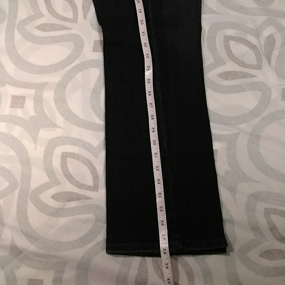 LEVI'S WOMEN SIZE 4 SHORT - Picture 7 of 8